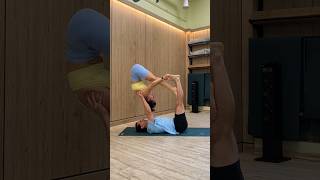 до конца🤣 acro юмор acroyoga акройога challenge yogachallenge yoga [upl. by Alyek]