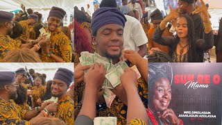 MOMENT KUNLE AFOLAYAN RAIN MONEY ON HIS LOOKALIKE SON DIEKO amp DAUGHTER EYIMOFE HIS MUM BURIAL [upl. by Eaned]