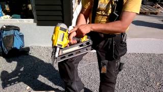 DeWalt 18v nailer DCN690M2 [upl. by Betz]