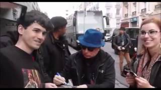 Paul Simon signs autographs in MADRID [upl. by Kono]