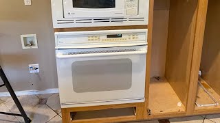 How To Remove A BuiltIn￼￼ Oven [upl. by Steinberg]