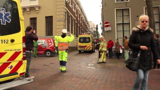 Ernstig ongeval bouwplaats Deventer heftruck zakt door vloer nieuwe Stadskantoor traumaheli geland [upl. by Thinia]