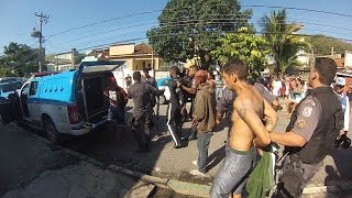 Policias prendem 8 bandidos dentro de uma casa na Zona Norte [upl. by Gilbye]