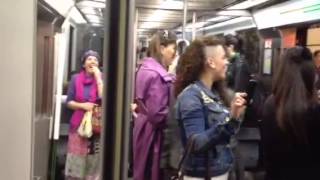 1 Risa en el Metro de Bilbao en día mundial de la Risa [upl. by Jannelle242]