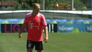 FC Bayern  Robben quotSpielen um alle drei Titelquot [upl. by Yahsal]