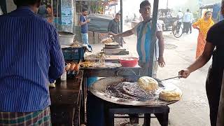 সকালের পরোটা তৈরি street food road side food street food maker bangladesh food roti porota [upl. by Sadowski]