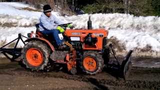 Kubota B7100 HST demo [upl. by Joannes]