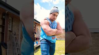 QUICK FLEX AFTER SMASHING ARMS shorts bigbiceps gainz gymmotivation gyminspiration flex [upl. by Jammin]