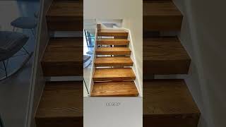 Escalera minimalista con balaustrada de cristal y peldaños de madera macizadesign [upl. by Keyes]