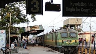 PRATAP EXPRESS Mega Offlink At MUGHALSARAI STATION WITH ANNOUNCEMENTS [upl. by Kora]