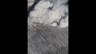 Escaladores se salvan de volcán en erupción curiosidadhistorica sabiasque volcan [upl. by Yelahs]