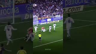 Ronaldo mu Messimi Yorumlara koş [upl. by Enelear]