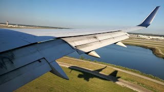 Landing at Detroit Metropolitan Wayne County Airport  757200 [upl. by Winikka358]