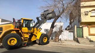 Wheel loader working  heavy equipment mechanic volvo L150H [upl. by Owen351]