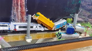 HO Scale Train Model Vande Bharat Express And Hamsafar Express Train Accident [upl. by Georgeanna]