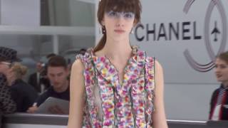 Primavera Verano CHANEL 2016 Ready to Wear PretaPorter [upl. by Inalawi]