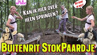 HobbyHorsing in het BOS Kan ik hier OVERHEEN SPRINGEN STOKPAARDJE veel GEDRAAFD en GALOP 2718 [upl. by Anitreb]