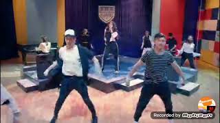 Kallys Mashup 2  Los chicos bailan en el auditorio Worlds Collide [upl. by Tally]