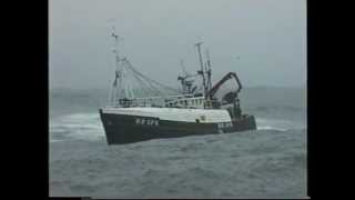 COURIER BF 575 enters Fraserburgh Harbour in stormy seas [upl. by Ardolino]