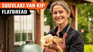 Souvlaki van kip met flatbread BBQ recept [upl. by Anailuy]