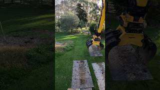 14Ton Digger Across Grass with No Damage  Ground Protection Mats amp Engcon StoneGrab in Action [upl. by Samuela]