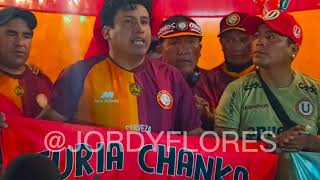 Las barras de Los Chankas y Universitario intercambiaron banderas de cara al encuentro [upl. by Kelsi]