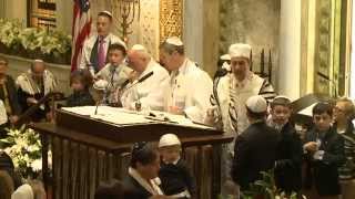 Yom Kippur Finale  Cantor Azi Schwartz at Park Avenue Synagogue 2014 [upl. by Nnaik64]