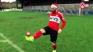 KV Kortrijk  Christmas Challenge Jongleren met een kerstbal [upl. by Mutua]