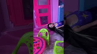 A Wandinha apareceu na casa das barbies barbies historiadebarbie youtubekids [upl. by Ozneral]