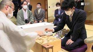 【ヒューリック杯棋聖戦】第1局 感想戦 藤井聡太七段 タイトル戦初勝利 [upl. by Giuseppe]