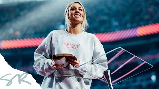 Does God Love Me  Sadie Robertson Preaching  Passion 2020 [upl. by Cutter107]