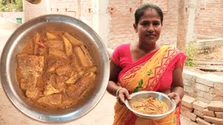 গরমের ভিতর মাছের একটা পাতলা ঝোল  garome a maccher jhol  village cooking [upl. by Eleik945]