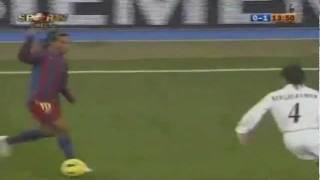 Real Madrid 0 x 3 Barcelona  Ronaldinhos first goal [upl. by Auhoj]