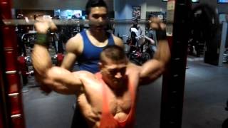 binaraga indonesia latihan otot bahu di mega gym osbond [upl. by Winser627]