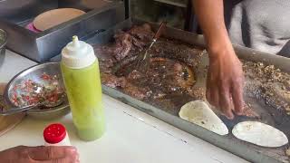 Los famosos tacos de Hígado encebollado en Durango [upl. by Lemyt]