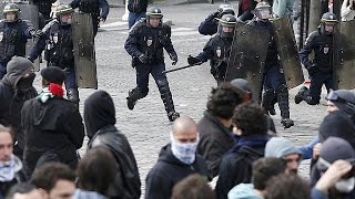 Francia paralizzata dal blocco dei trasporti e nuove proteste contro la riforma del Lavoro [upl. by Rob]