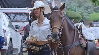 BEAUTIFUL WOMEN RIDING IN ROLDANILLO latina colombia horseriding beautifulwomen cowgirl [upl. by Yvaht]