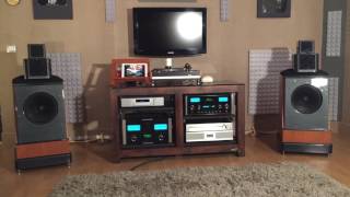 McIntosh MC402 amp C2300  KEF 105  Linn Akurate DS [upl. by Fidellia267]