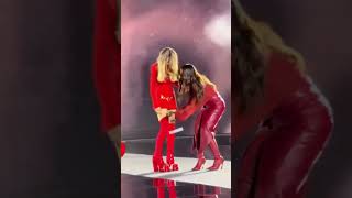 ✨ Belinda cae en la pasarela de Paris Anitta deslumbra con un gesto lleno de elegancia belinda [upl. by Aidul]