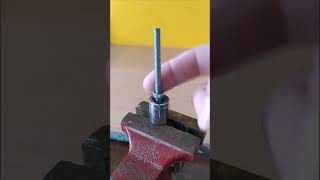 Strumento Fai Da Te per stringere rapidamente un bullone senza chiave inglese diy tools bolt [upl. by Deadman]