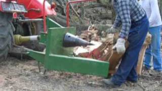 Holzspalten mit Steyr 190 und Posch Kegelspalter [upl. by Gracye]