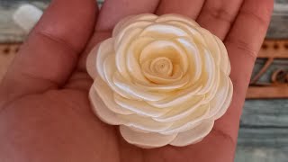 Como Hacer FLORES Elegantes pequeñas de Listón para tiaras o Diademas  Ribbons Flowers [upl. by Ettolrahc]