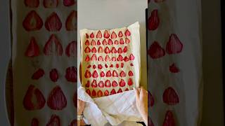 How to make dehydrated strawberries in the oven [upl. by Paule]