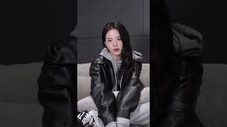 Jang Gyuri from fromis9 kinda looks like Jisoo kpop shorts fromis9 gyuri [upl. by Horsey]