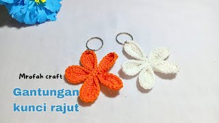 easy simple crochet flower key chain  gantungan kunci bunga rajut  mrofah craft [upl. by Kal820]