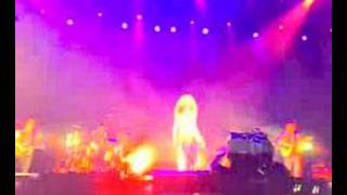 Shakira  Ojos asi live arnhem 17032007 [upl. by Trish373]