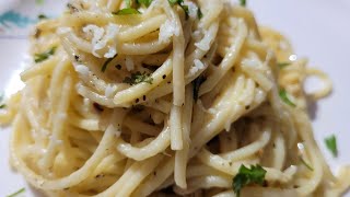 Homemade cheesey and creamy spaghetti homemade pasta recipe spaghetti angilo e oilo [upl. by Auot840]