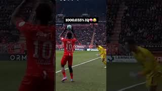 🧠Is This the Most Intelligent Goalkeeper Ever🤯 football incrediblesave goalkeeperviral Shorts [upl. by Layap230]