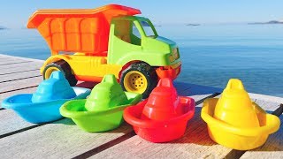 Giochi sulla spiaggia Le macchine per bambini Impariamo i colori [upl. by Steere]