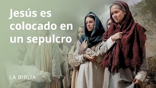 Jesús es colocado en un sepulcro [upl. by Anelrats460]